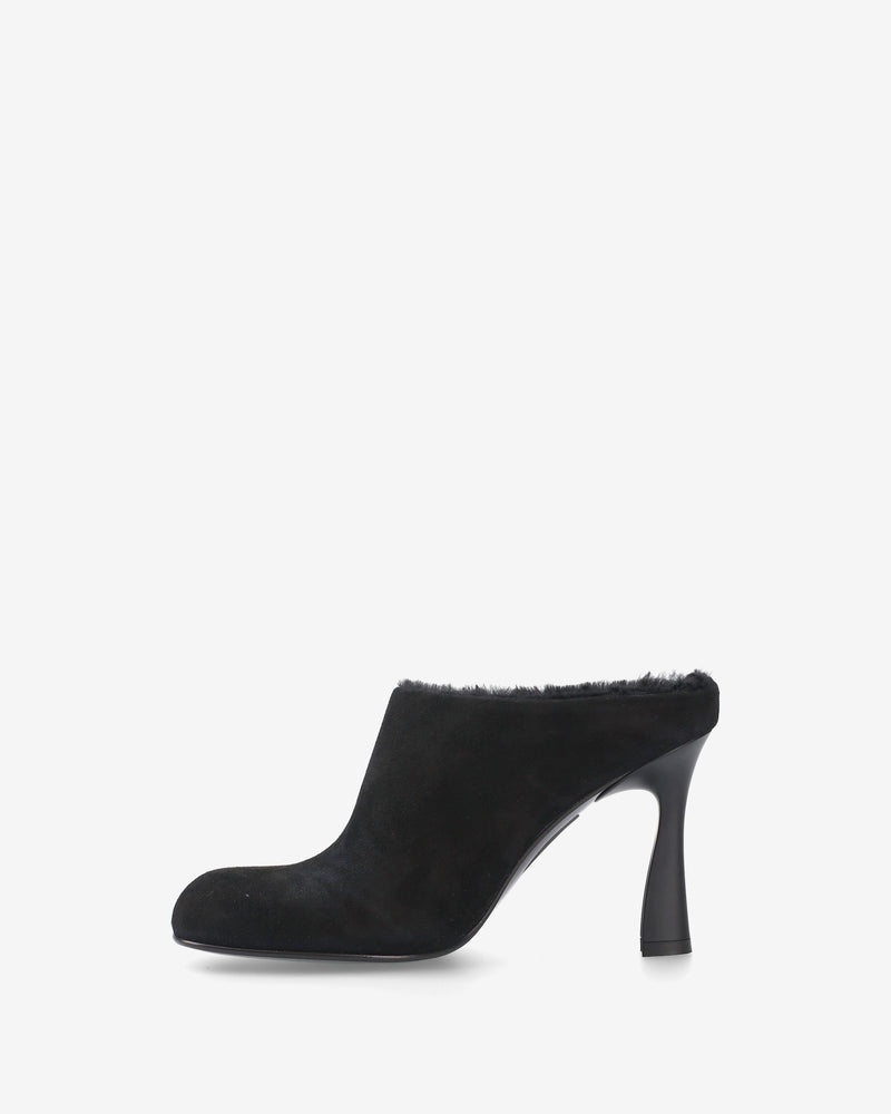 Shoes in Sheepskin and Black Leather