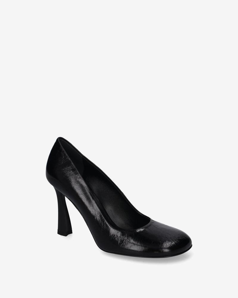 Leather pumps with a sculptural heel